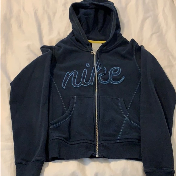 Nike Tops - Nike sweatshirt